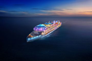 Royal Caribbean Star of The Seas at night 